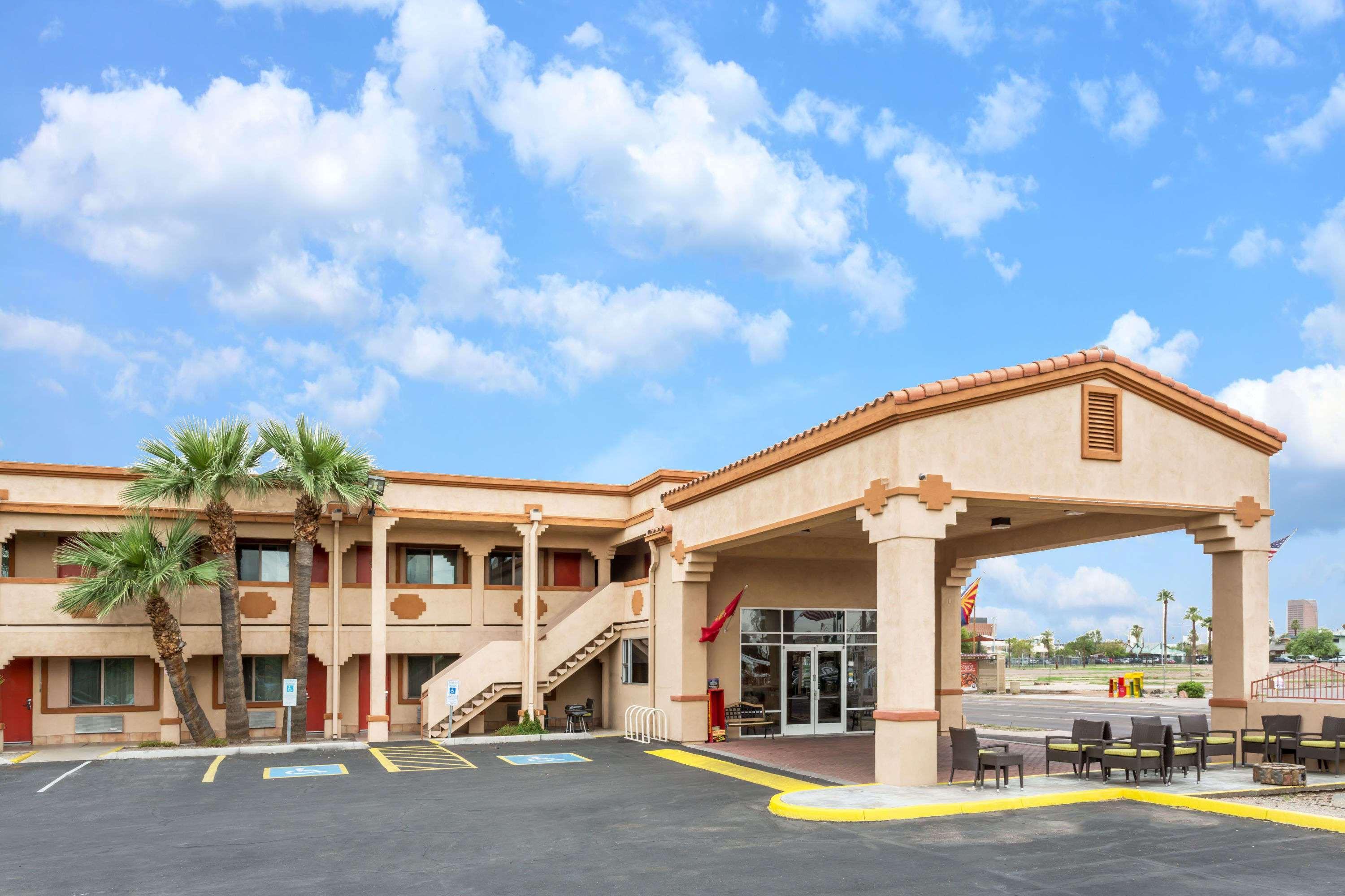 Super 8 By Wyndham Phoenix Downtown Εξωτερικό φωτογραφία