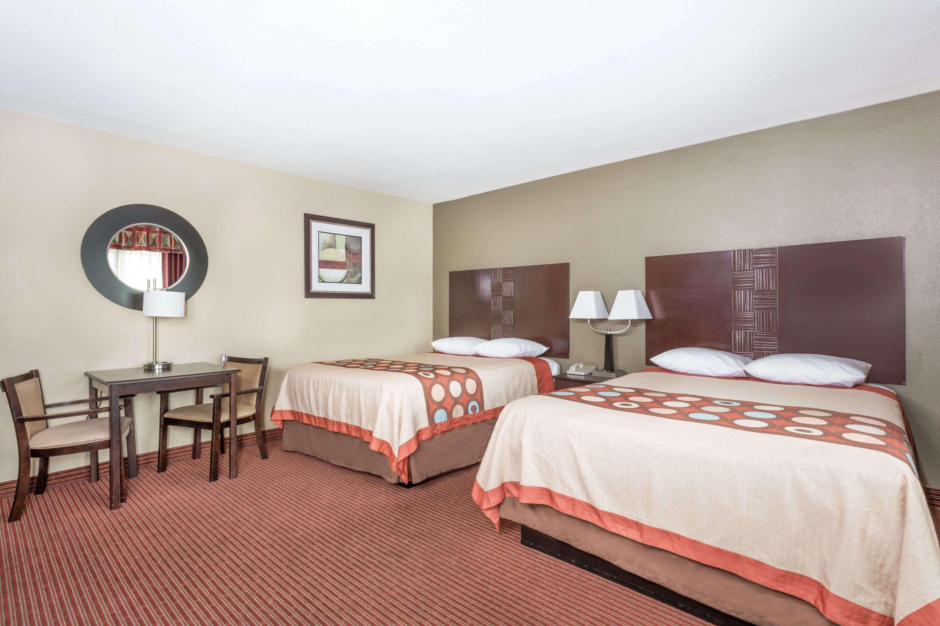 Super 8 By Wyndham Phoenix Downtown Εξωτερικό φωτογραφία