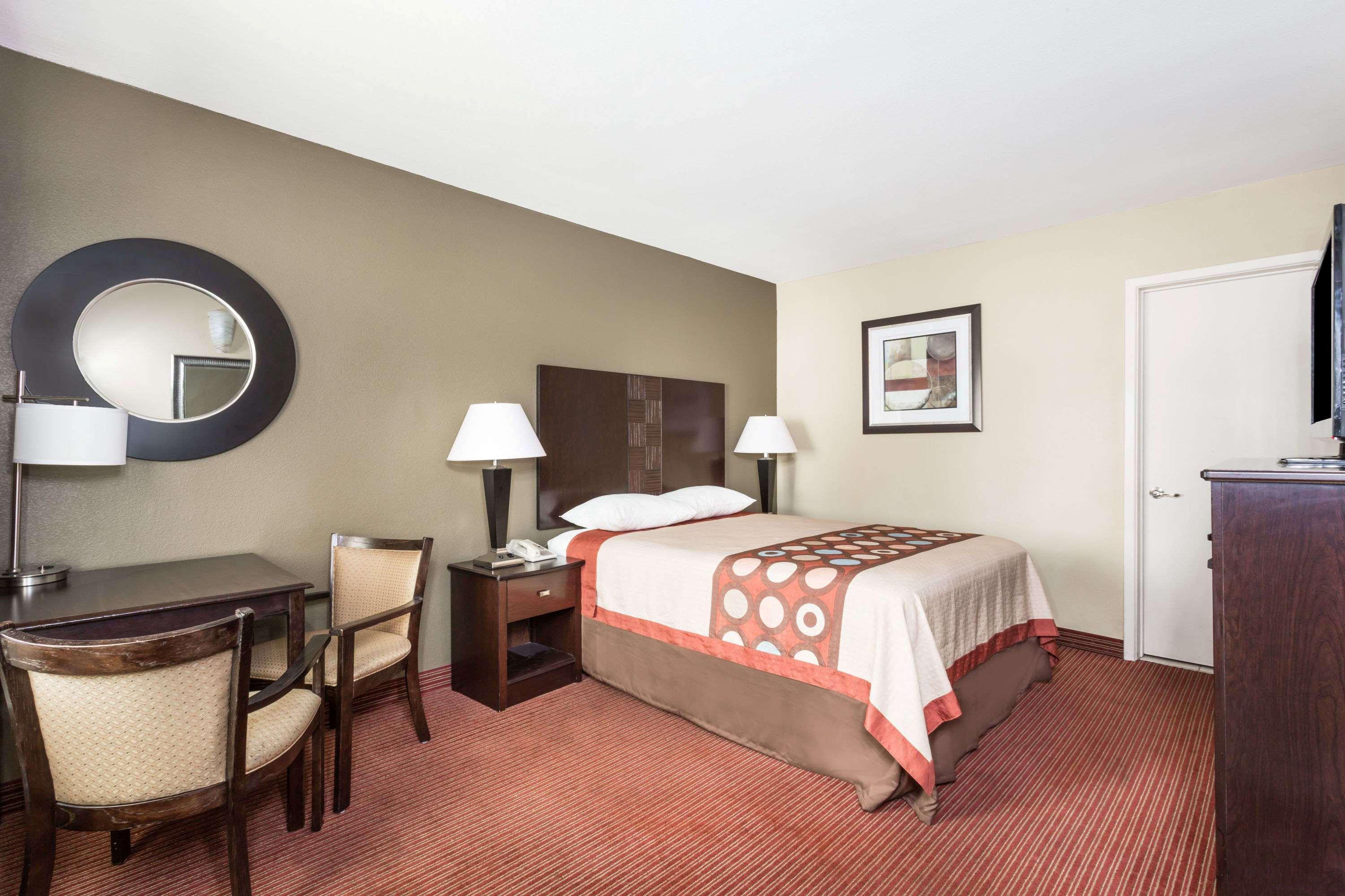 Super 8 By Wyndham Phoenix Downtown Εξωτερικό φωτογραφία